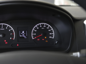 2021款2.0L 手动舒适型 9座 中控区