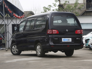 2021款M5L 2.0L 手动实用型 7座 左后45度