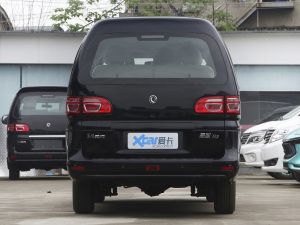 2021款M5L 2.0L 手动实用型 7座 正后	