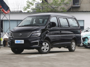 2021款M5L 2.0L 手动实用型 7座 左前45度