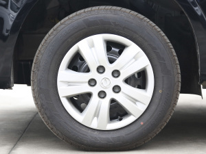 2021款M5L 2.0L 手动实用型 7座 轮圈