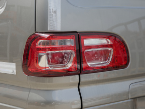 2022款V3 1.6L 基本型 2座 尾灯