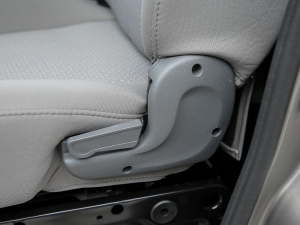 2022款V3 1.6L 基本型 2座 主驾驶座椅调节