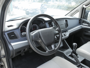2022款V3 1.6L 基本型 2座 内饰全景