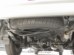 2022款V3 1.6L 基本型 2座 备胎