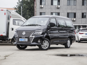 2022款奋斗款 M5L 1.6L 豪华型 7座 左前45度