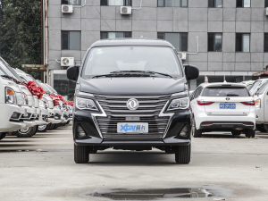 2022款奋斗款 M5L 1.6L 豪华型 7座 正前
