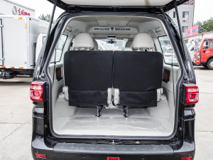 2022款奋斗款 M5L 1.6L 豪华型 7座 行李厢空间