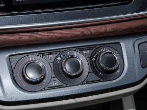 2022^ M5L 1.6L A 7 {{