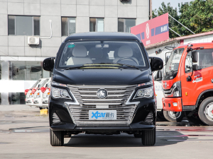 2022款奋斗款 M5L 1.6L 基本型 7座 正前