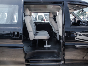 2022款奋斗款 M5L 1.6L 基本型 7座 后排空间