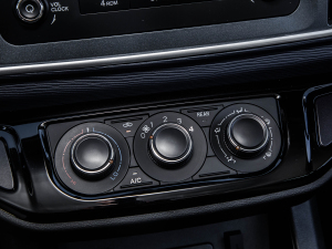 2022^ M5L 1.6L  7 {{