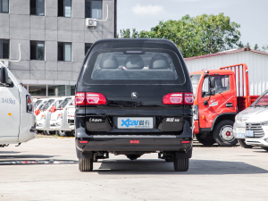 2022款奋斗款 M5L 1.6L 舒适型 9座 正后	