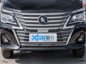 2022款奋斗款 M5L 1.6L 舒适型 9座 中网