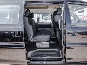 2022款奋斗款 M5L 1.6L 舒适型 9座 后排空间