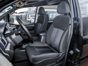 2022款奋斗款 M5L 1.6L 舒适型 9座 主驾驶座椅