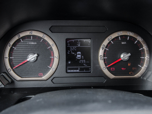 2022款奋斗款 M5L 1.6L 舒适型 9座 仪表