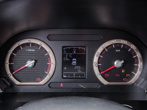 2022款奋斗款 M5L 2.0L 基本型 9座 仪表