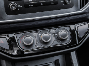 2022^ M5L 2.0L  9 {{