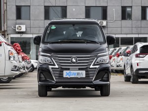 2022款奋斗款 M5L 1.6L 基本型 9座 正前
