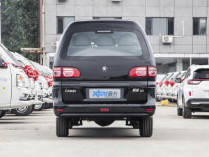 2022款奋斗款 M5L 1.6L 基本型 9座 正后	