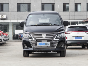 2022款奋斗款 M5L 1.6L 舒适型 7座 正前