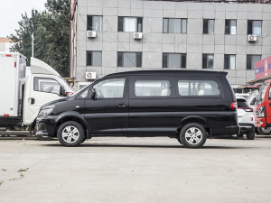 2022款奋斗款 M5L 1.6L 舒适型 7座 正侧（左）