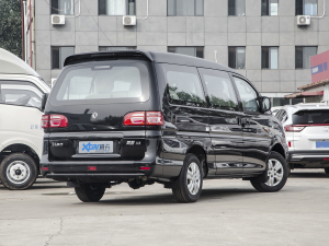 2022款奋斗款 M5L 1.6L 舒适型 7座 右后45度