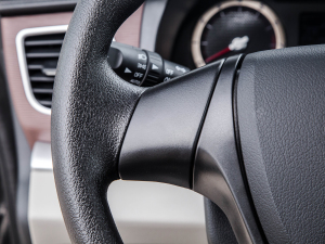 2022^ M5L 1.6L m 7 п؅^(q)