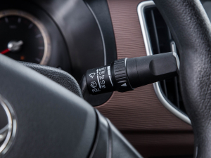 2022^ M5L 1.6L m 7 п؅^(q)