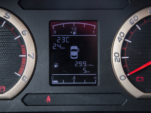 2022^ M5L 1.6L m 7 п؅^(q)