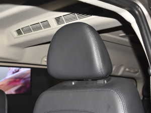 2022^ M5L 2.0L A 7 g