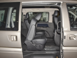 2022^ M5L 2.0L A 7 g