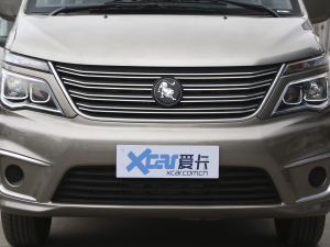 2022款M5L 1.6L 实用型 7座 中网