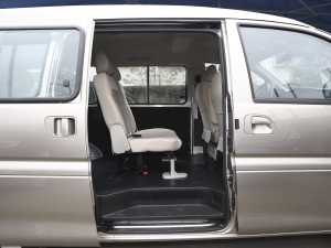 2022款M5L 1.6L 实用型 7座 后排空间