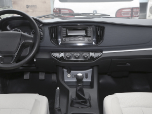 2022款M5L 1.6L 实用型 7座 中控台
