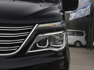 2022M5L 2.0L  7 (ji)^