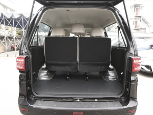2022款M5L 2.0L 实用型 7座 行李厢空间