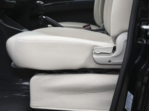 2022款M5L 2.0L 实用型 7座 主驾驶座椅调节