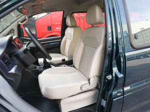 2022款M5 1.6L 实用型 7座 主驾驶座椅