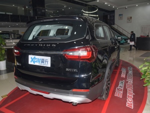 2022款盛世款 1.5T 自动远梦版七座 右后45度