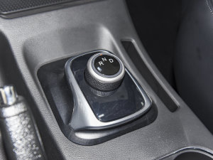 2022款普通版 豪华型 7座 换挡杆