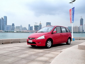 2010款1.5XL 手动标准版 整体外观