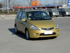 2010款1.8L 手动标准版 整体外观