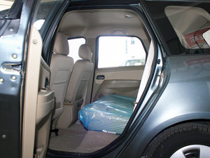 2011款1.5XL 手动舒适版 后排空间