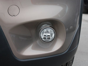 2011款1.8T 自动尊贵版 前雾灯