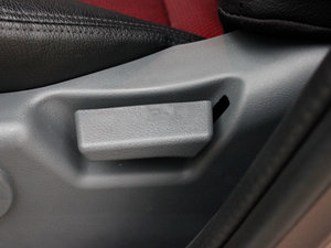 2011款1.8T 自动尊贵版 主驾驶座椅调节