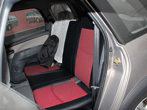 2011款1.8T 自动尊贵版 后排座椅