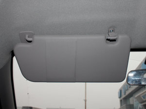 2011款1.8T 自动尊贵版 遮阳板（左）