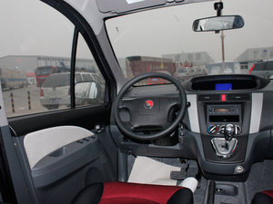 2011款1.8T 自动尊贵版 空间座椅